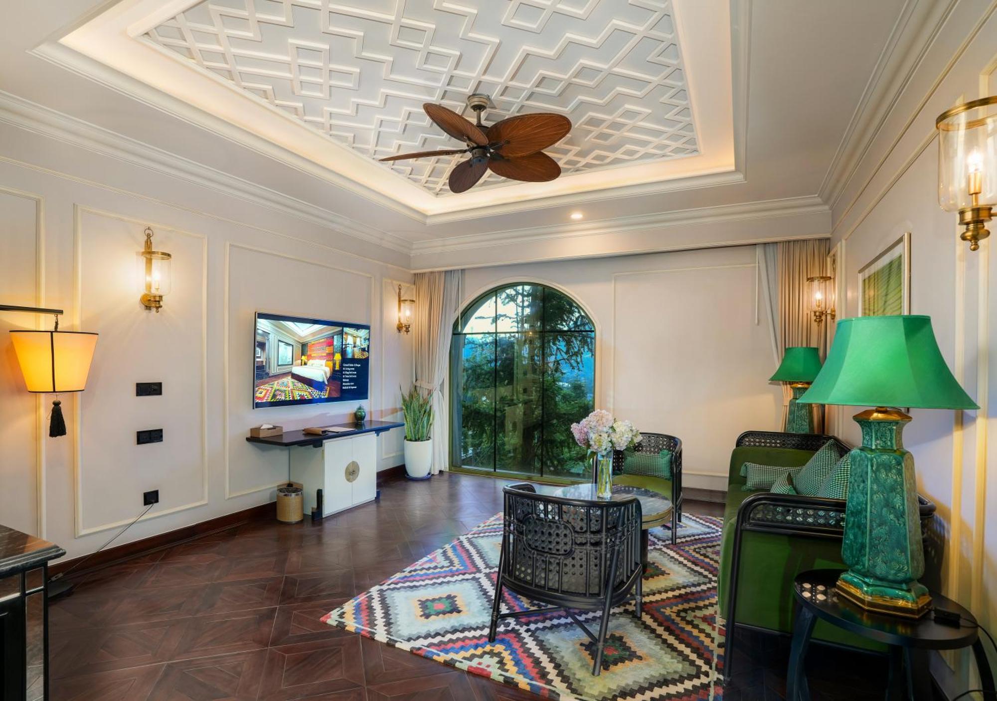 シルク パス グランド リゾート ＆ スパ サパ エクステリア 写真 A living room at the hotel