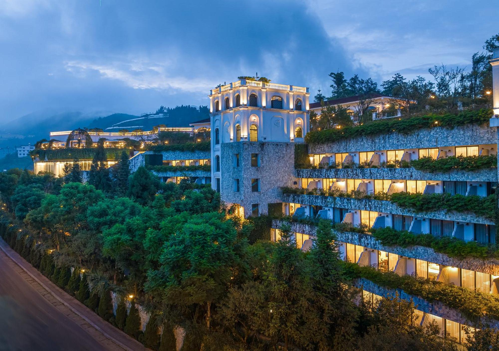 シルク パス グランド リゾート ＆ スパ サパ エクステリア 写真 The InterContinental Danang Sun Peninsula Resort