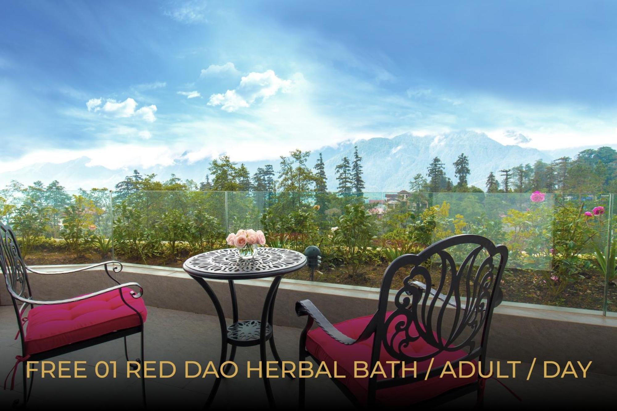 シルク パス グランド リゾート ＆ スパ サパ エクステリア 写真 View of Mount Shasta from the Red DAO Spa